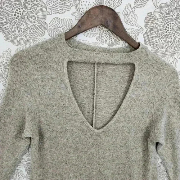 Acemi Knit V neck Sweater Dress With Cutout Back Medium Mini Shift Dress - Picture 3 of 8